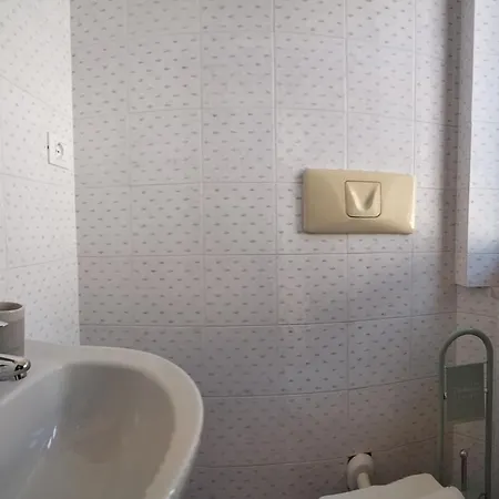 Diffuso Tra Vicoli E Tramonti Castel San Pietro