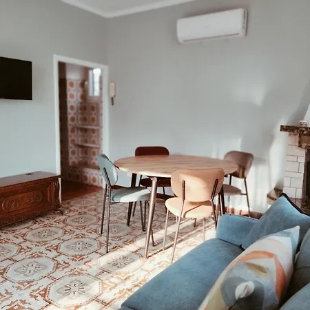 Diffuso Tra Vicoli E Tramonti Castel San Pietro Hotel *